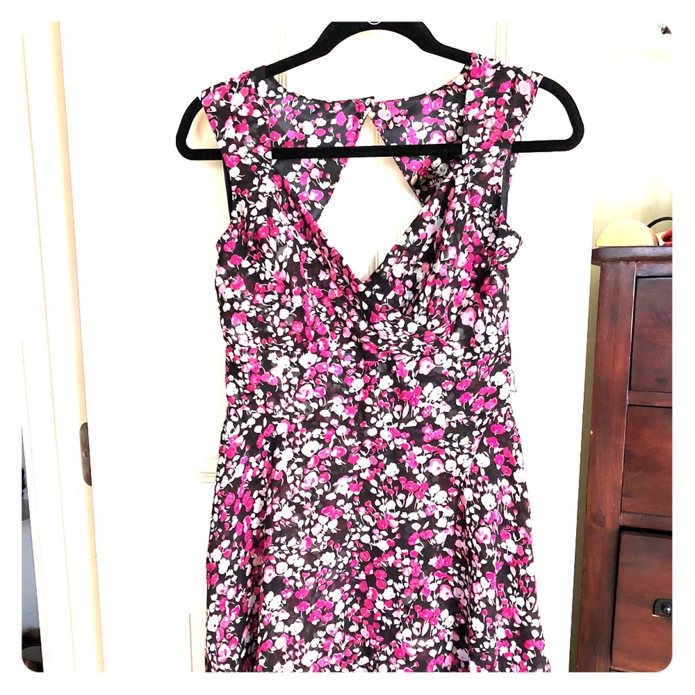 Silk 🌸 dress unique White House Black Market